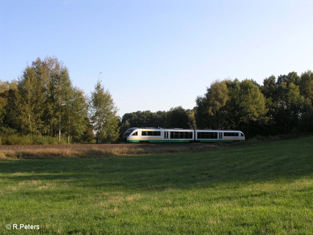 Eine VBG zieht bei Rthenbach im Steinwald in Richtung Hof vorbei. 27.09.09
