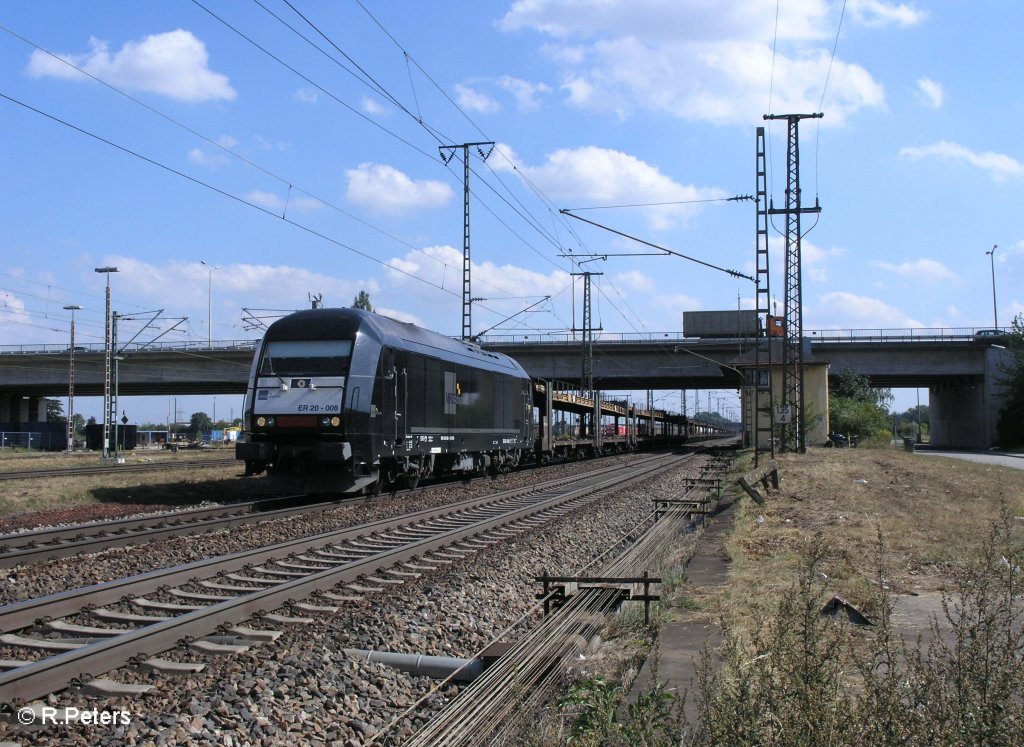 ER20 008 zieht ein leeren Autozug an Regensburg Ost vorbei. 27.08.09