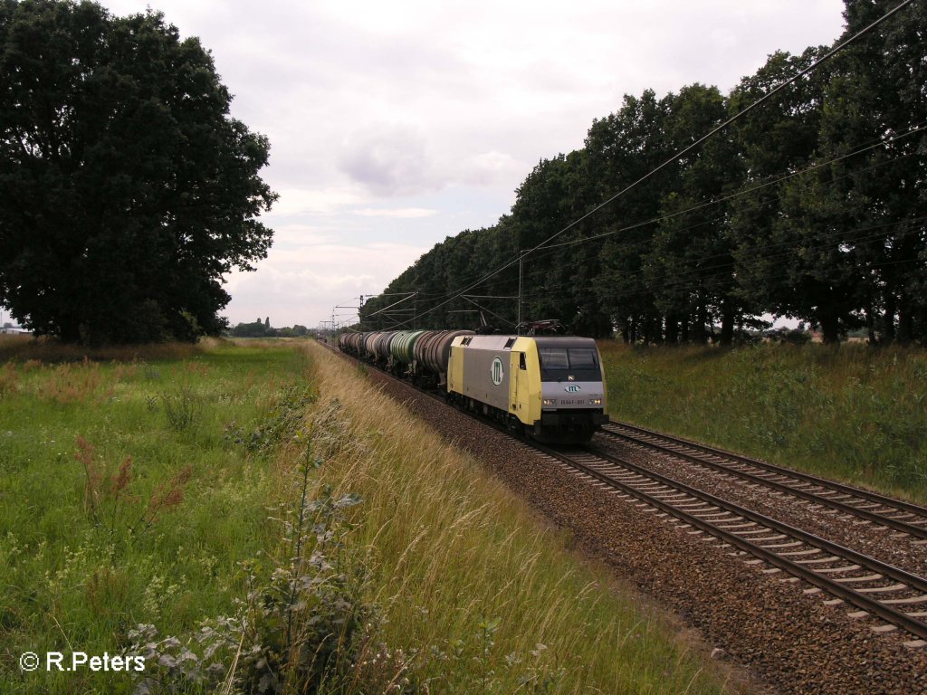 ES64 F-901 zieht bei Jacobsdorf(Markt) ein Kesselzug. 19.07.08