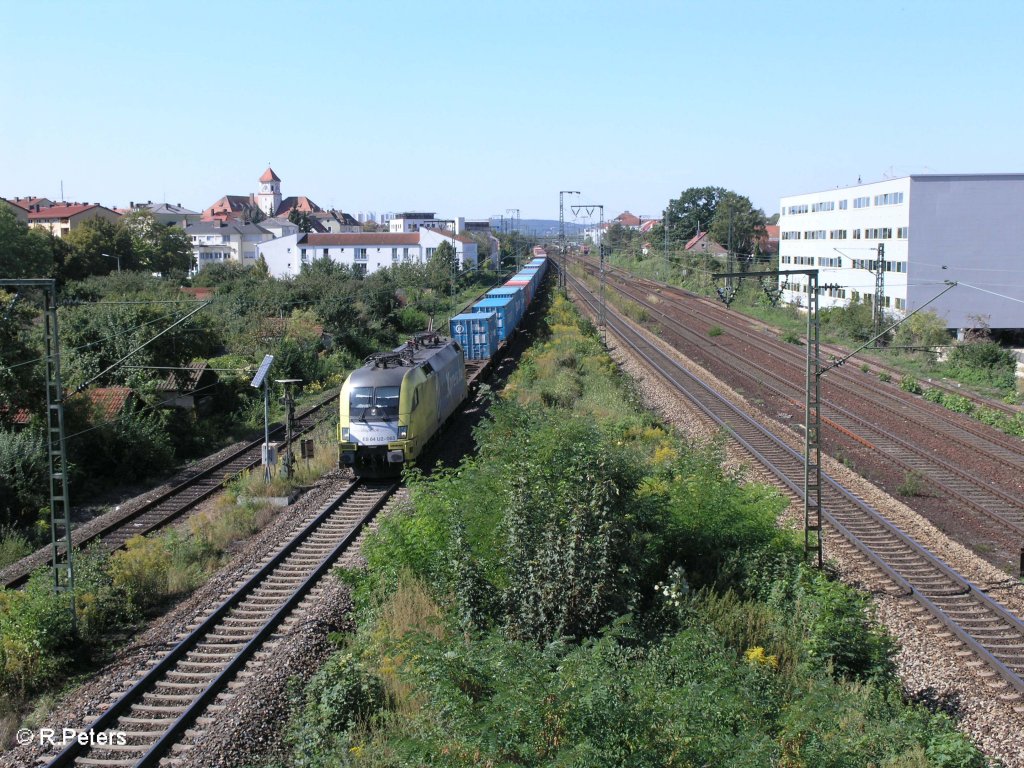 ES64 U2-063 verlsst Regensburg mit ein Containerzug. 09.09.09