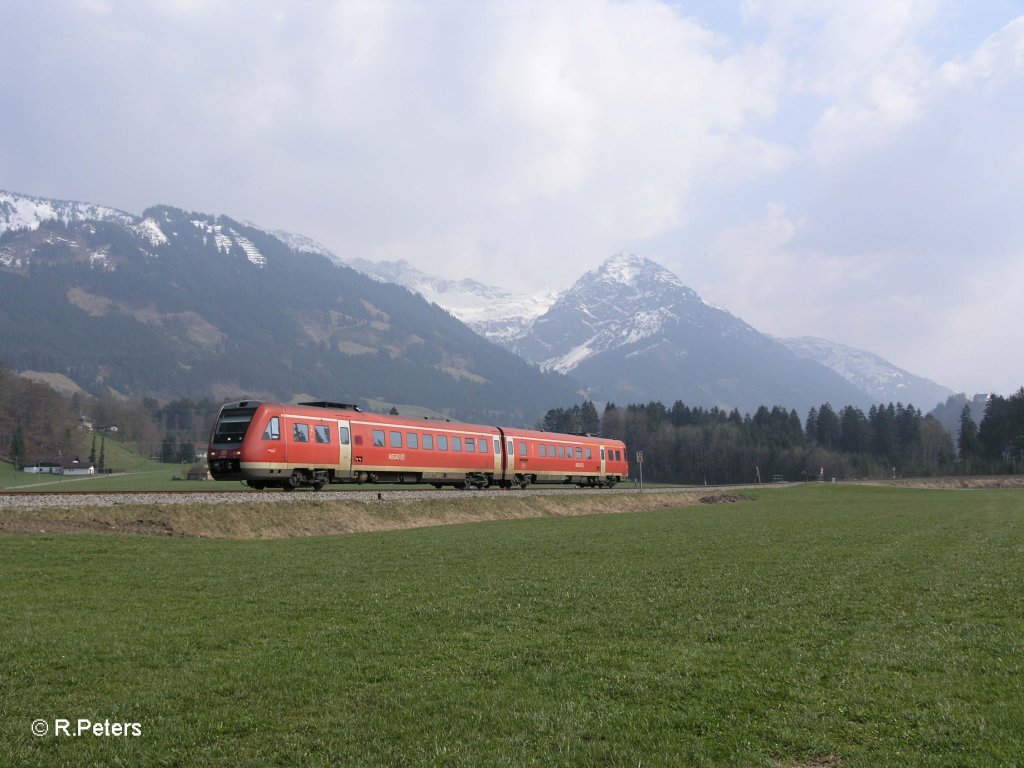 Etwas spter kommt der 612er wieder bei Unterthalofen vorbei. 17.04.10