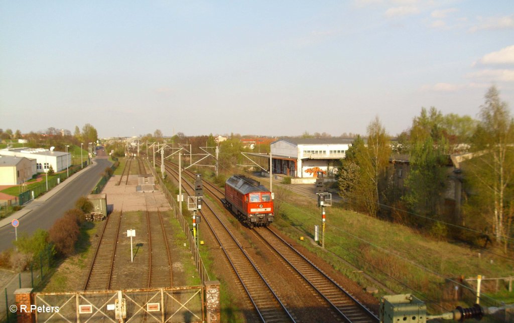 Nachschuss von 232 618-9 bei der Einfahrt in Schkeuditz. 22.04.10