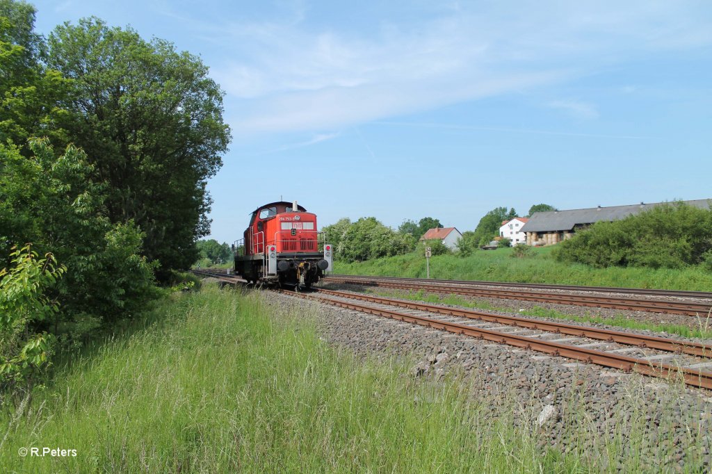 Nachschuss von 294 753-9 die solo zurck kommt von der Bedienung GRB - Sammelstelle Bayern fr radioaktive Stoffe GmbH auf der Mitterteicher Strecke bei Schnfeld. 13.06.13