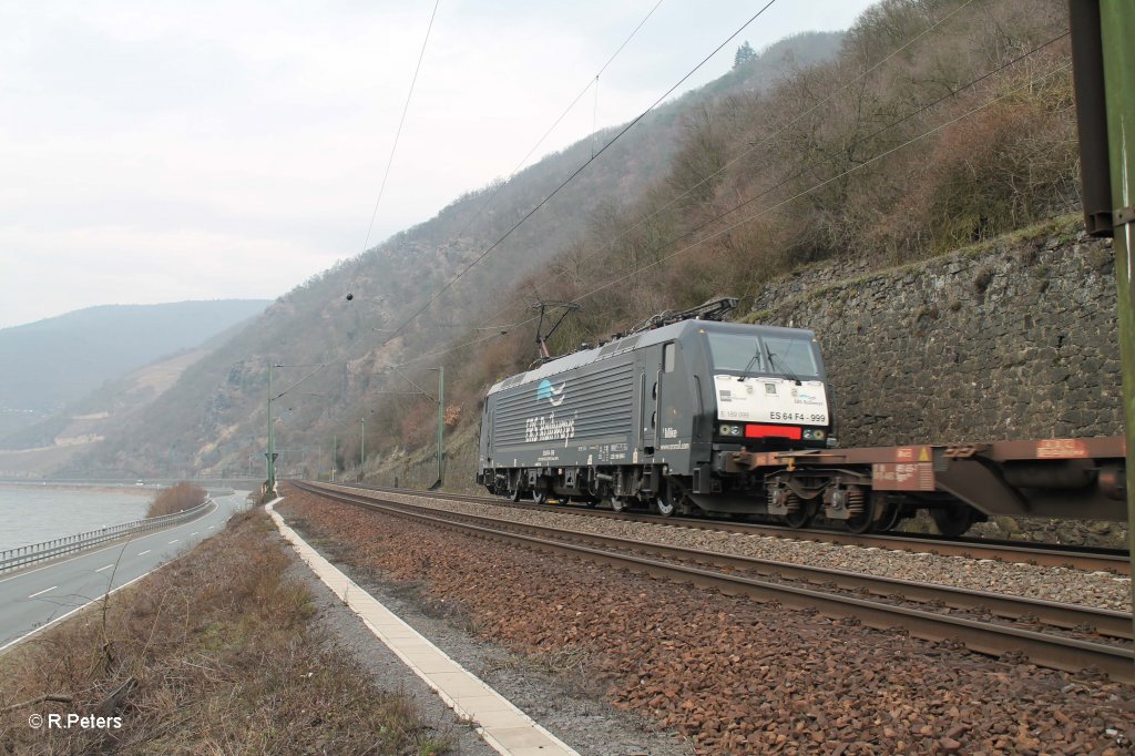 Nachschuss von E189 099 mit Containerzug bei Assmannshausen. 08.03.13