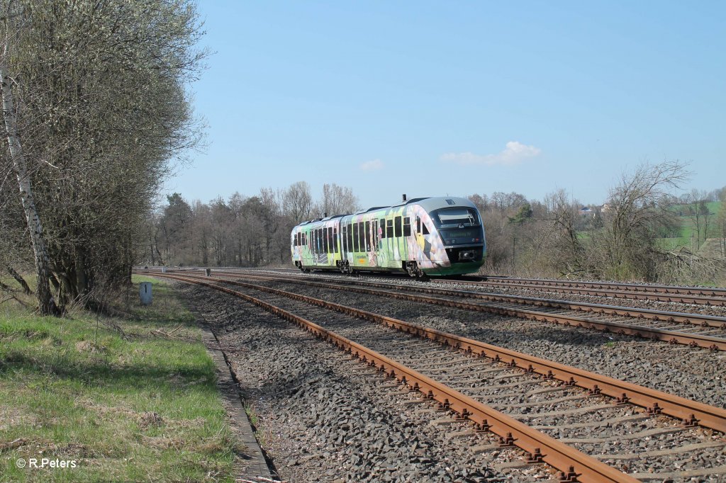 Nachschuss von VT04 mit der VBG81115 Marktredwitz - Regensburg bei Schnfeld. 25.04.13