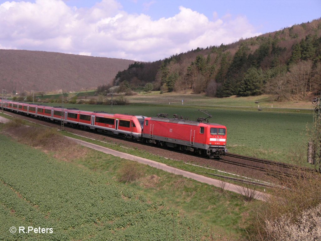 Promt kommt der Gegenzug nach Wrzburg mit 112 167-2 an der Spitze. 12.04.08