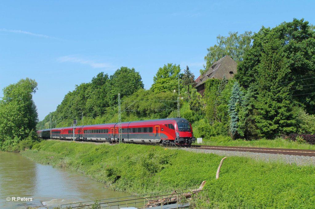 Steuerwagen 80-90-721 mit dem RJ 63 Mnchen - Budapest bei Volkmannsdorf. 08.06.13