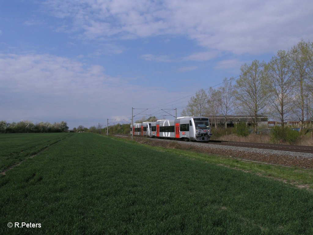 VT002 (650 534-0) + VT015 (650 547-2) als MRB80268 Bitterfeld - Leipzig bei Podelwitz. 16.04.11

