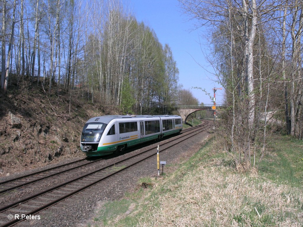 VT03 als VBG81123 Hof - Regensburg in Reuth bei Erbendorf. 23.04.11