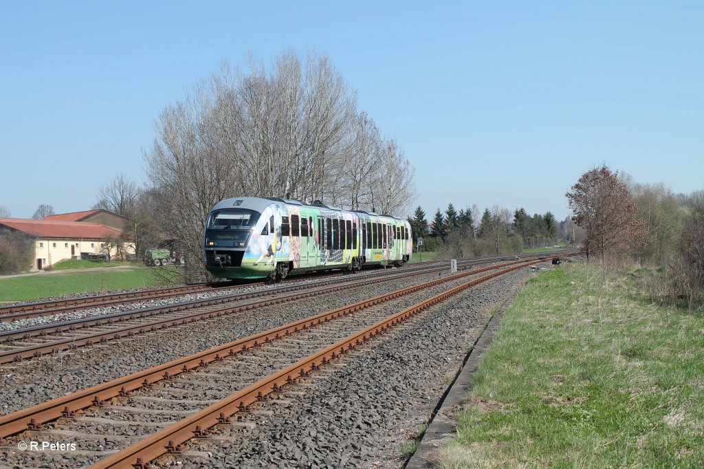 VT04 mit der VBG81115 Marktredwitz - Regensburg bei Schnfeld. 25.04.13