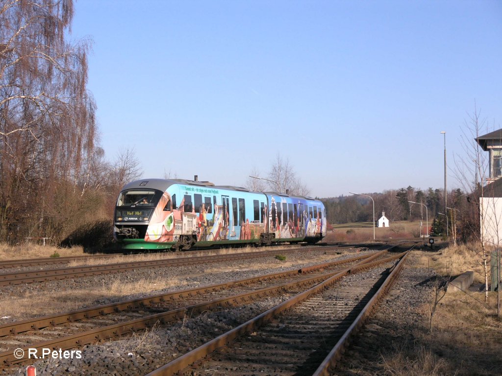 VT06 fhrt in Pechnbrunn mit einer VBG nach Hof ein. 24.02.08