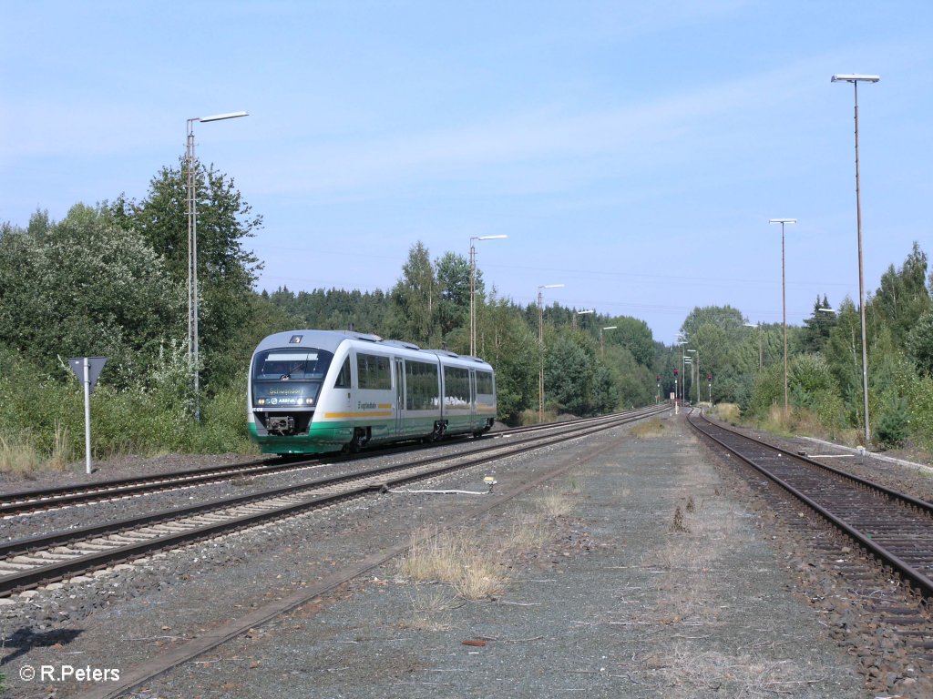 VT17  Stadt Schwandorf  fhrt in Wunsiedel-Holenbrunn als VBG86557 nach Schwandorf ein. 25.08.09
