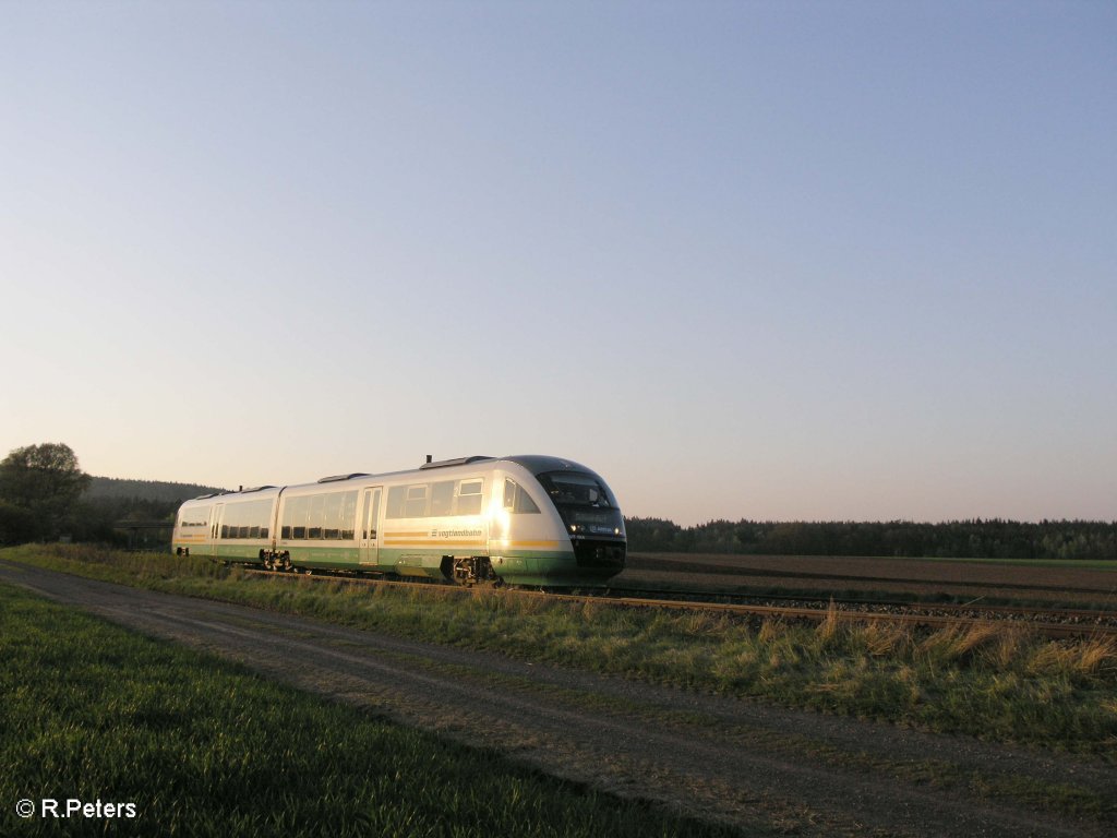 VT19 mit der VBG86573 bei Oberteich auf den Weg nach Schwandorf. 21.04.09