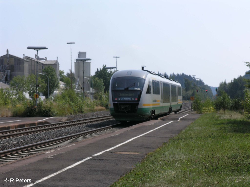 VT21 verlsst Wunsiedel-Holenprunn als VBG86561 nach Schwandorf. 25.08.09
