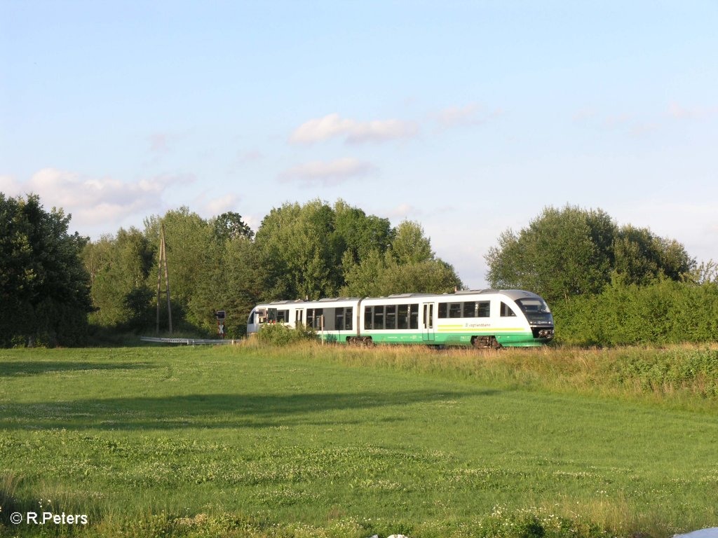 VT25 auf dem Weg nach Regensburg bei Schnfeld. 15.07.09