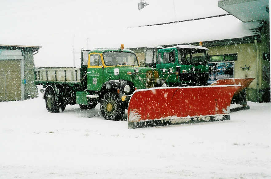 (038'824) - Aus dem Archiv: AFA Adelboden - BE 263'015 - Berna am 23. Januar 2000 beim Bahnhof Frutigen