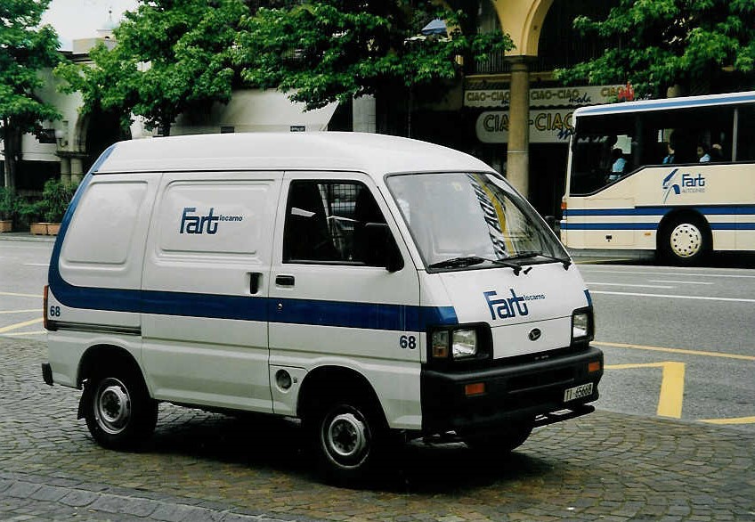 (060'325) - Aus dem Archiv: FART Locarno - Nr. 68/TI 65'668 - Daihatsu am 26. Mai 2003 beim Bahnhof Locarno