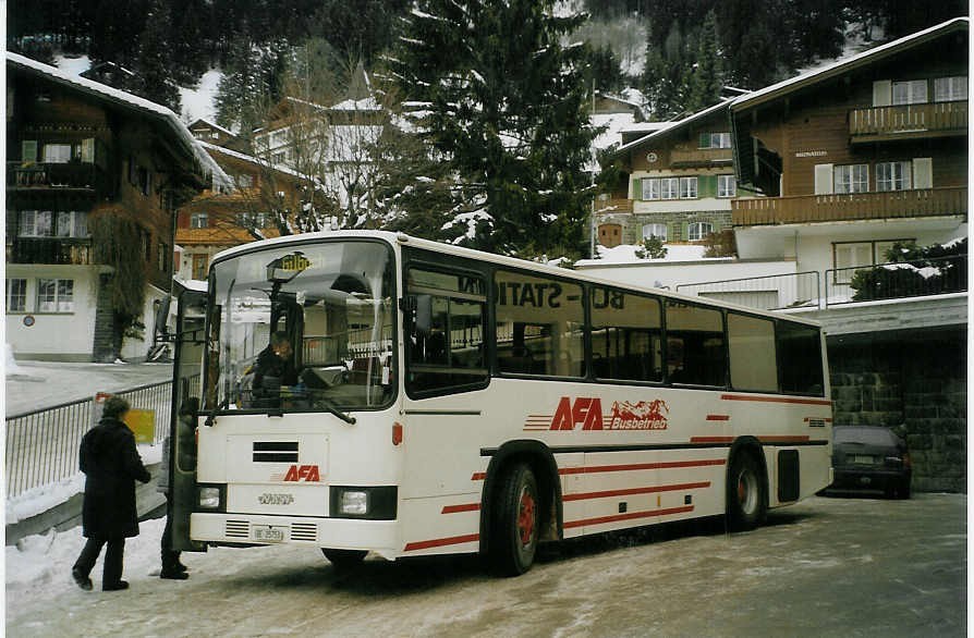 (082'123) - AFA Adelboden - Nr. 18/BE 25'753 - NAW/R&J (ex Autopostale, Mendrisio Nr. 38; ex Piotti, Balerna Nr. 38; ex AAGI Interlaken Nr. 38; ex Schmocker, Beatenberg Nr. 3) am 26. Dezember 2005 beim Autobahnhof Adelboden