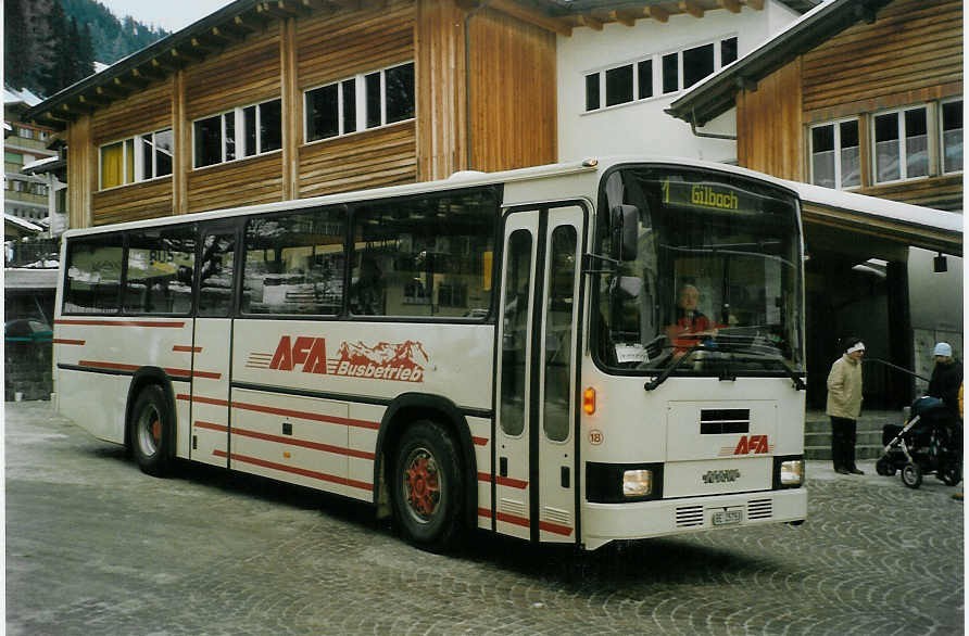 (082'124) - AFA Adelboden - Nr. 18/BE 25'753 - NAW/R&J (ex Autopostale, Mendrisio Nr. 38; ex Piotti, Balerna Nr. 38; ex AAGI Interlaken Nr. 38; ex Schmocker, Beatenberg Nr. 3) am 26. Dezember 2005 beim Autobahnhof Adelboden