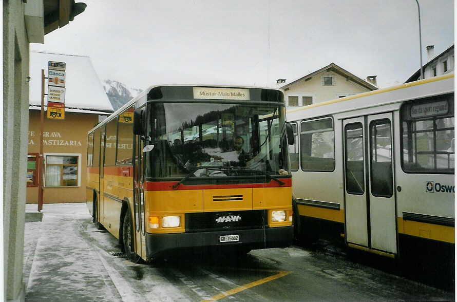(082'329) - Terretaz, Zernez - GR 75'002 - NAW/Hess (ex Frigg, Zernez) am 1. Januar 2006 in Mstair, Posta