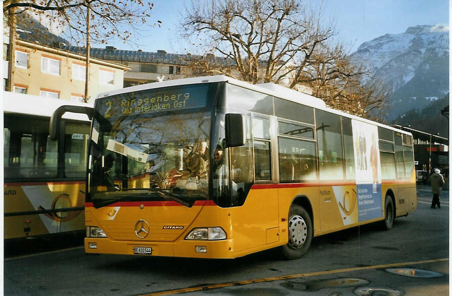 (082'804) - PostAuto Bern - BE 610'544 - Mercedes am 22. Januar 2006 beim Bahnhof Interlaken West