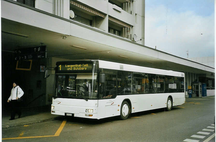 (083'234) - ASm Langenthal - Nr. 31/BE 503'313 - MAN am 20. Februar 2006 beim Bahnhof Langenthal