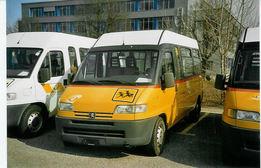 (084'014) - CarPostal Vaud-Fribourg - Peugeot am 19. Mrz 2006 in Yverdon, Garage