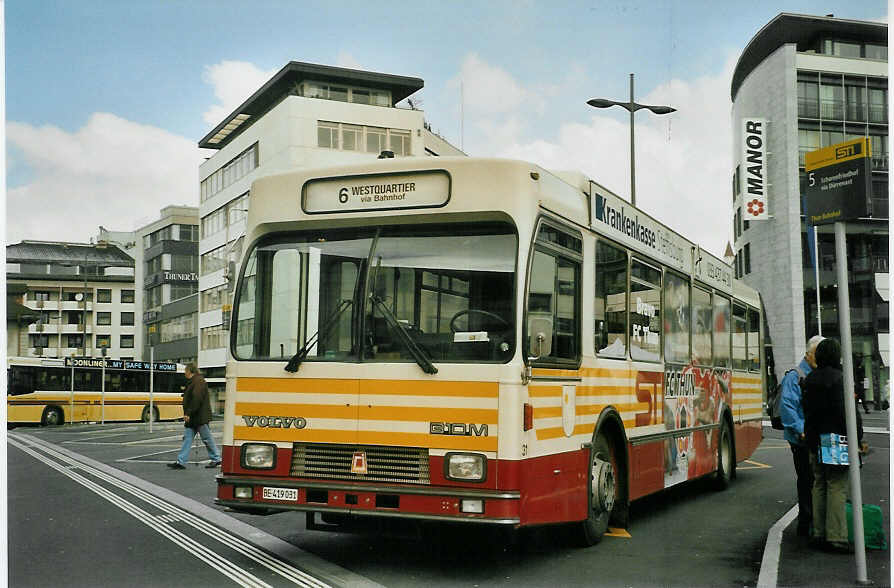 (084'208) - STI Thun - Nr. 31/BE 419'031 - Volvo/R&J (ex SAT Thun Nr. 31) am 6. April 2006 beim Bahnhof Thun