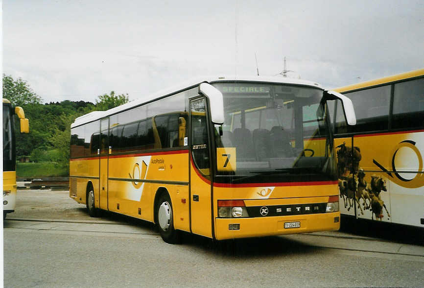 (085'109) - Autopostale, Croglio - TI 224'019 - Setra am 13. Mai 2006 in Aarberg, Galva-Areal