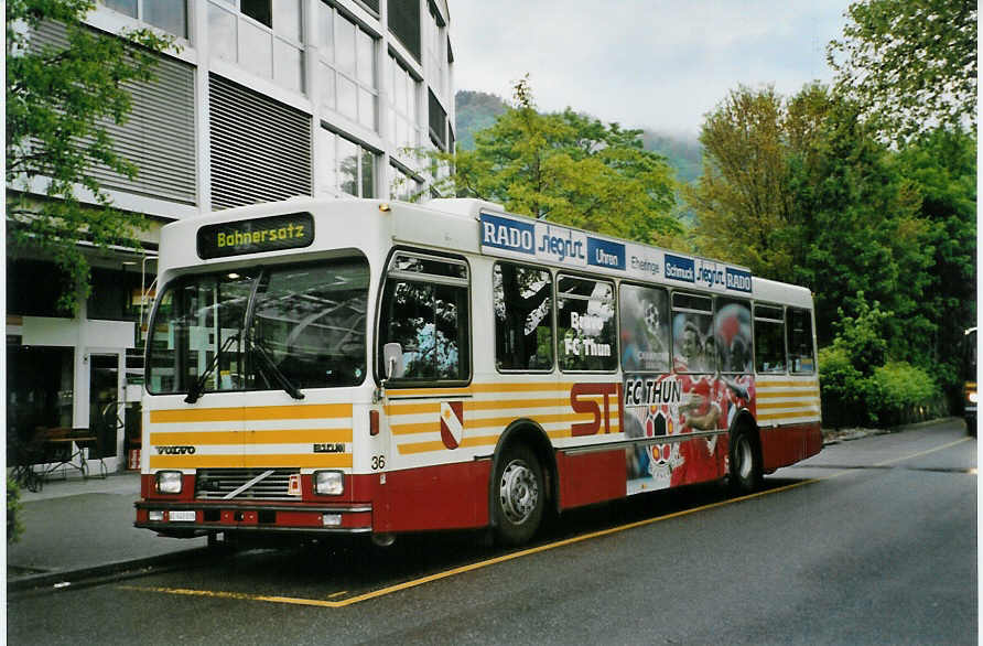 (085'130) - STI Thun - Nr. 36/BE 443'836 - Volvo/R&J (ex SAT Thun Nr. 36) am 17. Mai 2006 bei der Schifflndte Thun