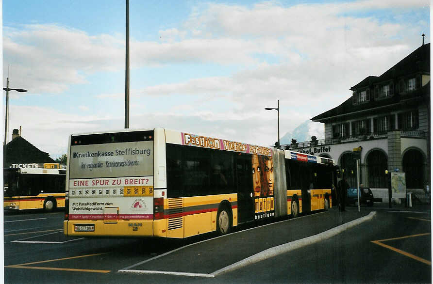 (085'919) - STI Thun - Nr. 104/BE 577'104 - MAN am 5. Juni 2006 beim Bahnhof Thun