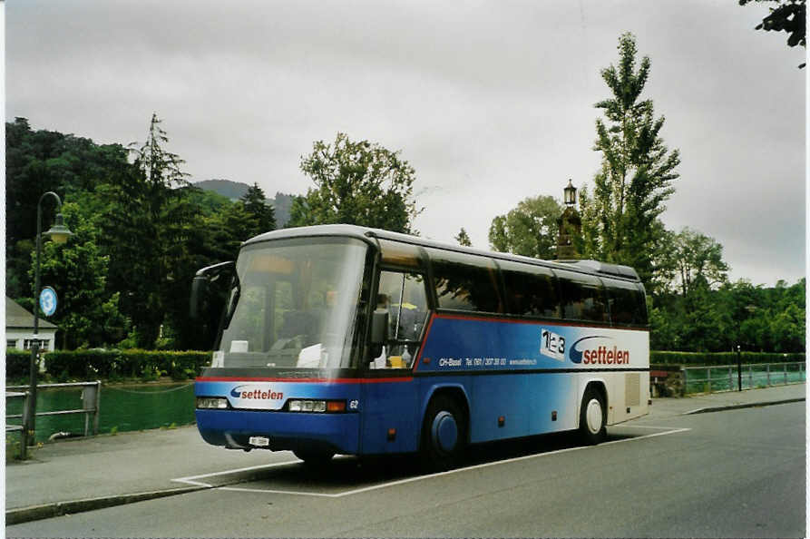 (086'811) - Settelen, Basel - Nr. 62/BS 1888 - Neoplan am 22. Juni 2006 bei der Schifflndte Thun