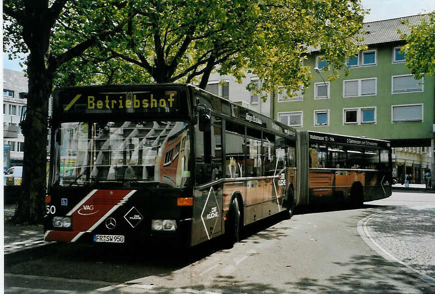 (087'211) - VAG Freiburg - Nr. 950/FR-SW 950 - Mercedes am 8. Juli 2006 in Freiburg, Siegesdenkmal