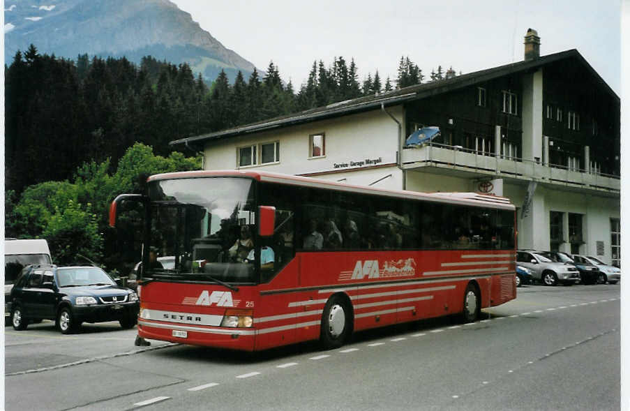 (087'220) - AFA Adelboden - Nr. 25/BE 26'702 - Setra (ex Nr. 12) am 9. Juli 2006 in Adelboden, Margeli