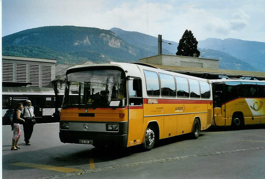 (087'935) - Pfammatter, Sierre - VS 1554 - Mercedes am 26. Juli 2006 beim Bahnhof Sierre