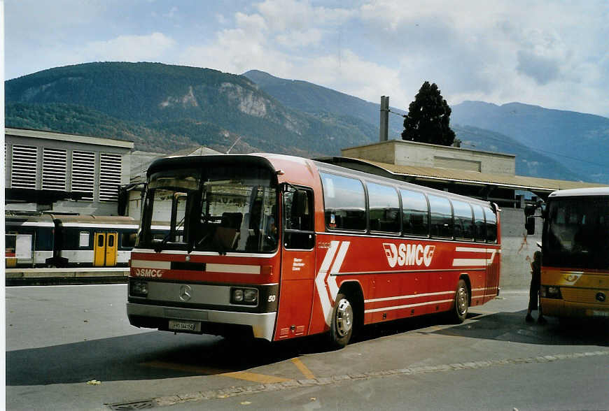 (088'005) - SMC Montana - Nr. 50/VS 144'150 - Mercedes am 26. Juli 2006 beim Bahnhof Sierre