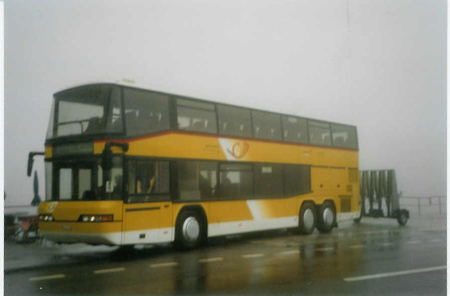 (088'811) - AVG Meiringen - Nr. 71/BE 412'071 - Neoplan (ex P 27'813) am 3. August 2006 auf dem Grimselpass