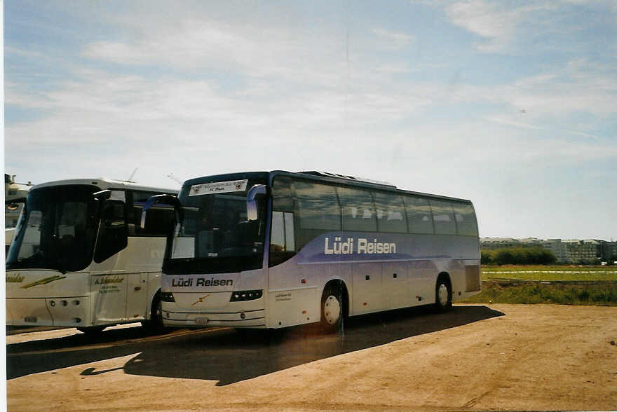 (089'937) - Aus der Schweiz: Ldi, Konolfingen - BE 103'520 - Volvo am 7. Oktober 2006 in St. Susanna, Parkplatz