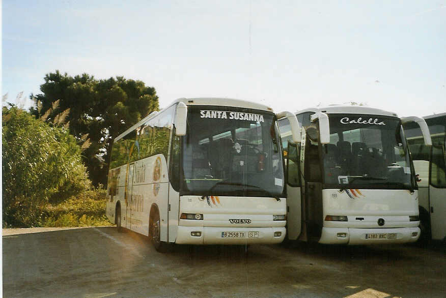 (090'024) - Santa Susanna, St. Susanna - Nr. 111/B 2558 TX - Volvo/Noge am 7. Oktober 2006 in Calella, Garage Calella