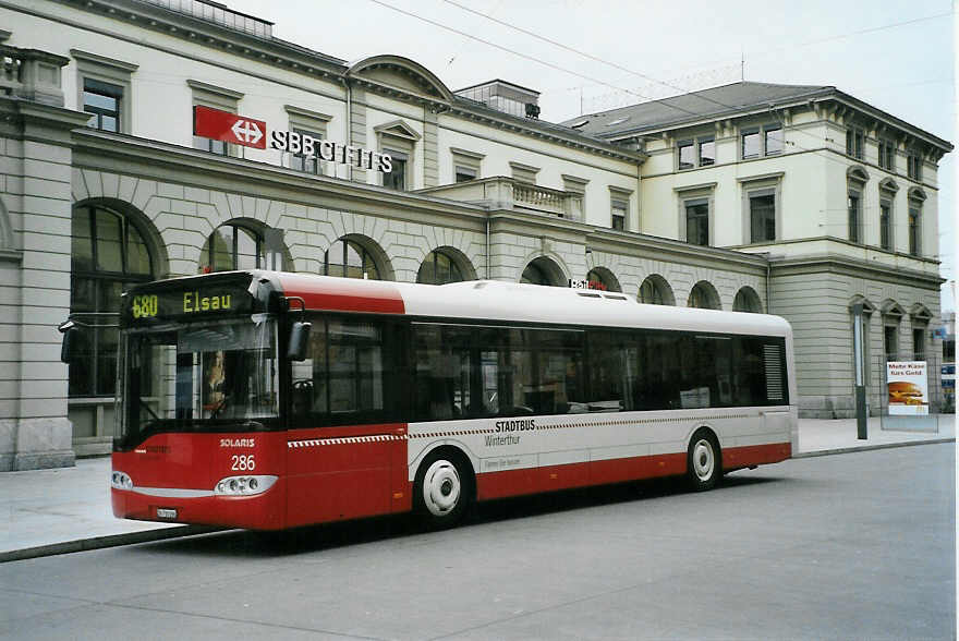 (090'503) - SW Winterthur - Nr. 286/ZH 730'286 - Solaris am 11. November 2006 beim Hauptbahnhof Winterthur