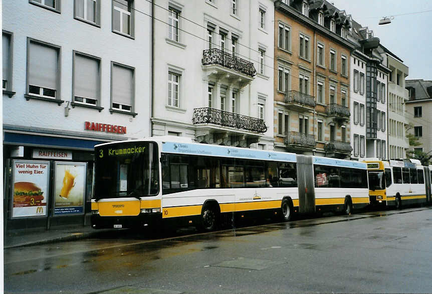 (090'536) - VBSH Schaffhausen - Nr. 10/SH 38'010 - Volvo/Hess am 11. November 2006 beim Bahnhof Schaffhausen