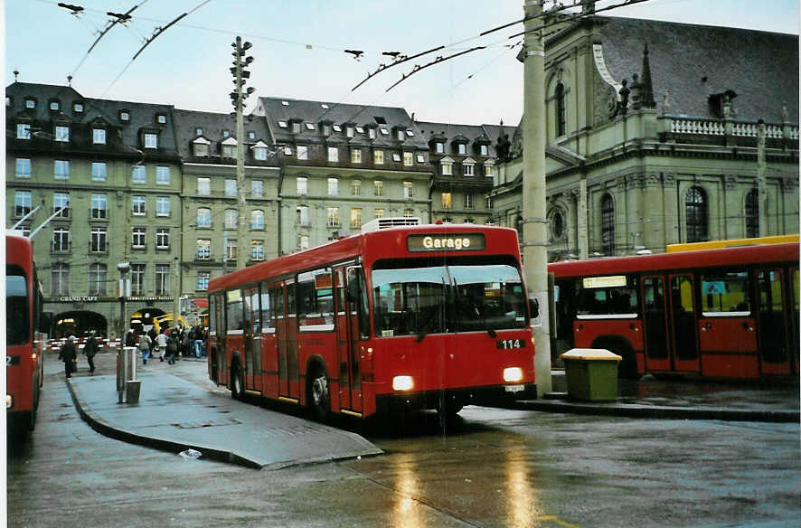 (091'916) - Bernmobil, Bern - Nr. 114/BE 366'114 - Volvo/R&J am 12. Februar 2007 beim Bahnhof Bern