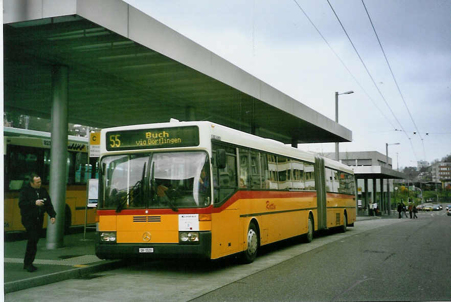 (093'233) - Rattin, Neuhausen - Nr. 20/SH 1520 - Mercedes am 22. Mrz 2007 beim Bahnhof Schaffhausen