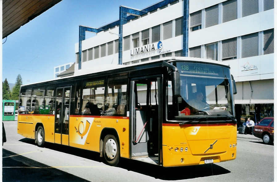 (094'022) - Brem, Wlflinswil - AG 8195 - Volvo (ex Peter, Pfaffnau) am 14. April 2007 beim Bahnhof Aarau