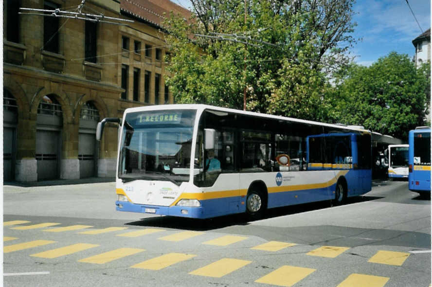 (094'911) - TC La Chaux-de-Fonds - Nr. 213/NE 78'213 - Mercedes am 27. Mai 2007 beim Bahnhof La Chaux-de-Fonds