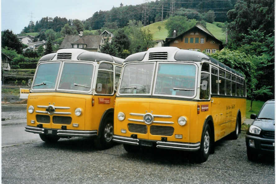 (095'205) - Oldie-Tours Zrisee, Wollerau - Saurer am 2. Juni 2007 in Schmerikon, Garage