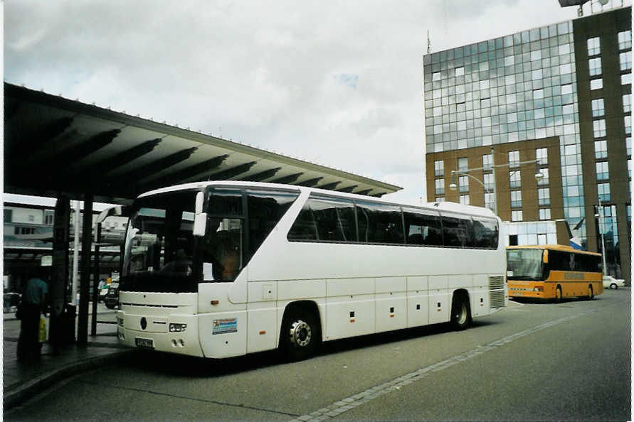 (096'033) - Freiburger-Reisedienst, Freiburg - FR-AZ 989 - Mercedes am 9. Juli 2007 beim Bahnhof Freiburg