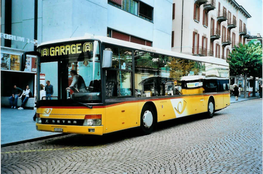 (099'732) - AutoPostale Ticino - TI 215'323 - Setra (ex P 25'607) am 3. Oktober 2007 beim Bahnhof Bellinzona