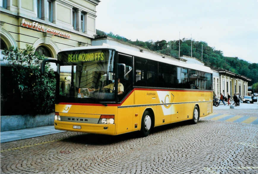 (099'802) - Barenco, Faido - TI 13'747 - Setra am 3. Oktober 2007 beim Bahnhof Bellinzona