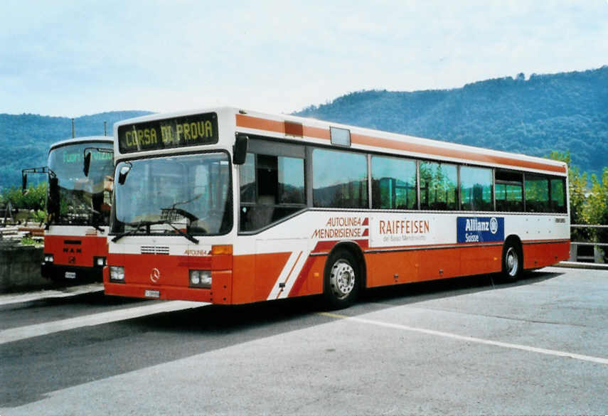 (099'912) - AMSA Chiasso - Nr. 21/TI 199'890 - Mercedes am 4. Oktober 2007 in Balerna, Garage